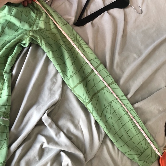 Lululemon Men’s SilverScent Sports shirt - Picture 13 of 13